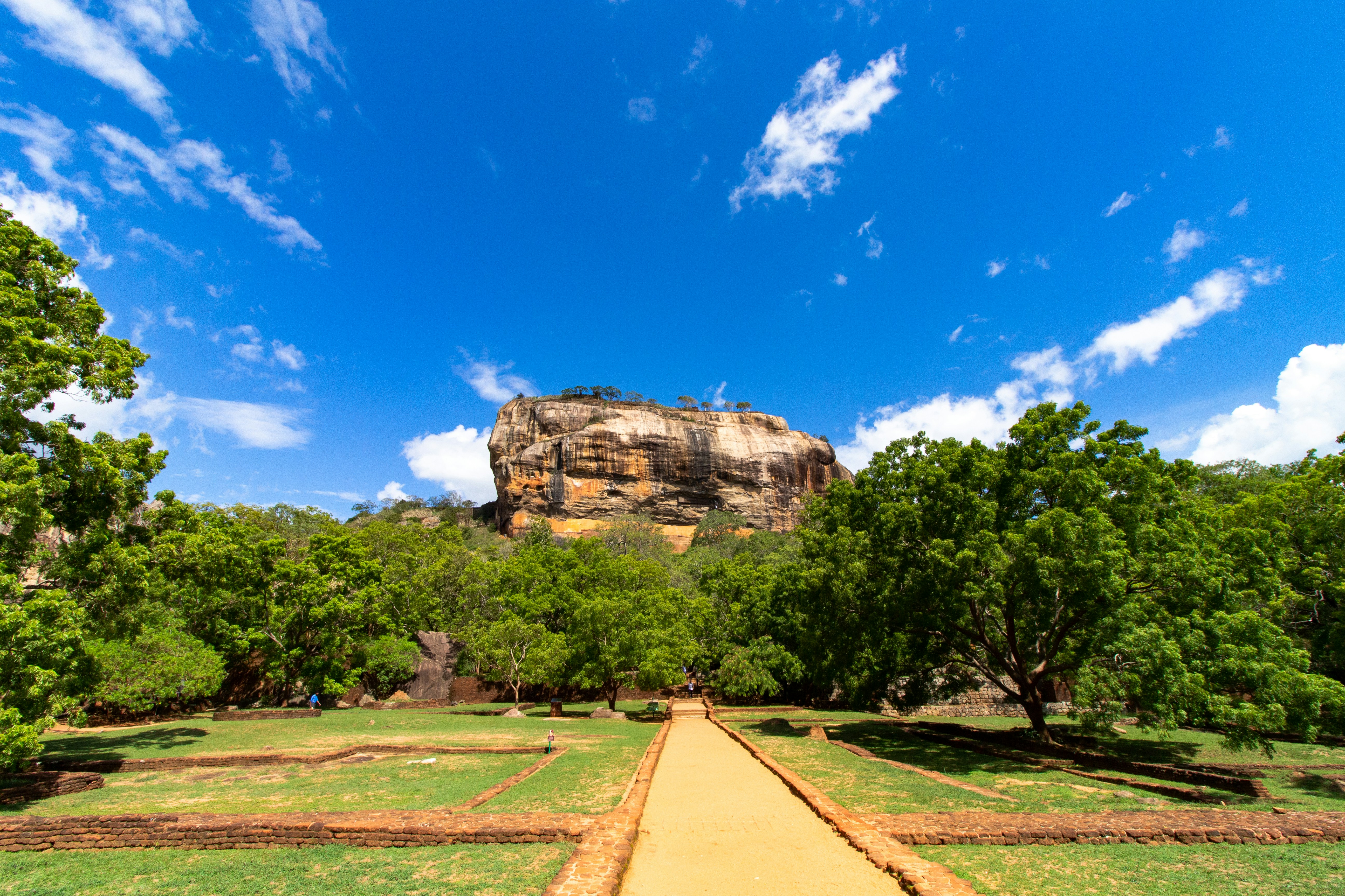 Best of Sri Lanka Tour Package with Bentota, Nuwara Eliya, Kandy & Colombo – 5 Nights / 6 Days